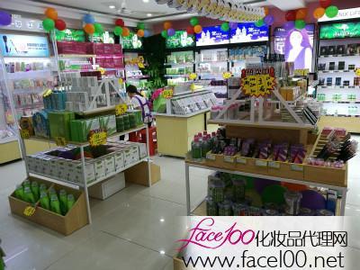 小資生活新主張 開(kāi)一家融合護(hù)膚品與家用電器的精致店鋪，以實(shí)力贏得信賴